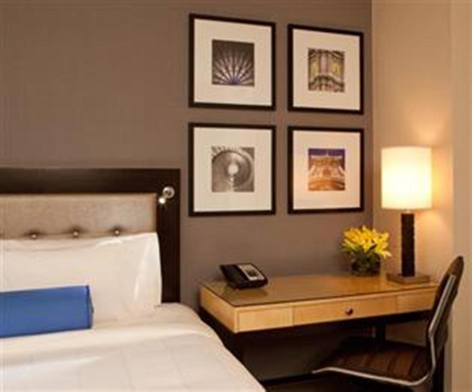 The Latham Hotel - Downtown Philadelphia Room photo